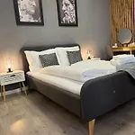 Apartmán Exclusive Design & Town Centre & Free Parking & 12 Pm Checkout Trnava