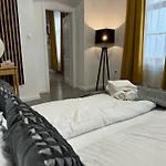 Apartmán Exclusive Design & Town Centre & Free Parking & 12 Pm Checkout