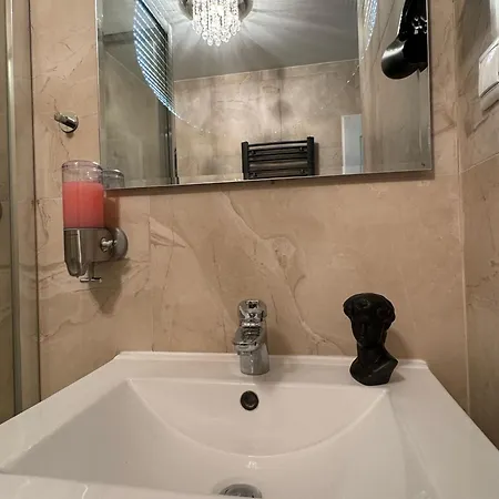 Apartment Exclusive Design Apartment & Town Centre & Free Parking & 12 Pm Checkout *