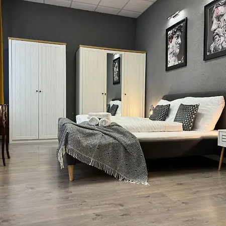 Lejlighed Exclusive Design & Town Centre & Free Parking & 12 Pm Checkout Trnava