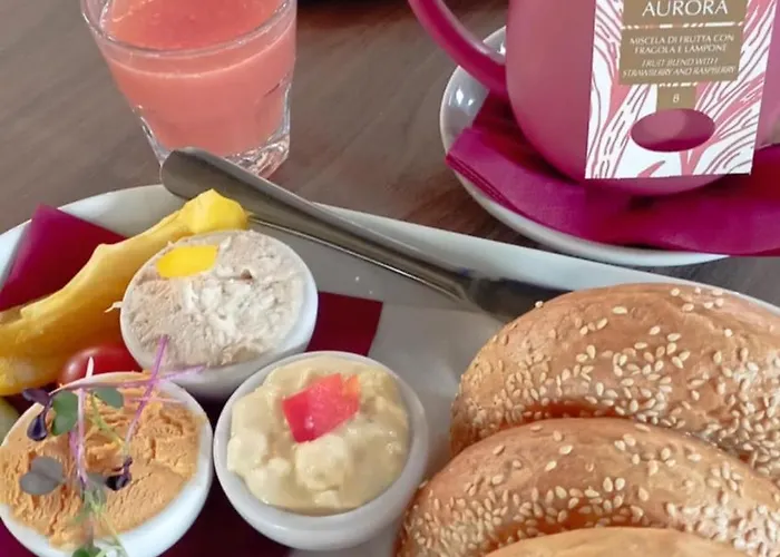 Exclusive Design & Town Centre & Free Parking & 12 Pm Checkout 트르나바