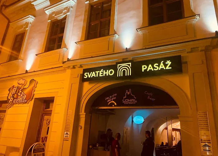 Exclusive Design & Town Centre & Free Parking & 12 Pm Checkout 아파트