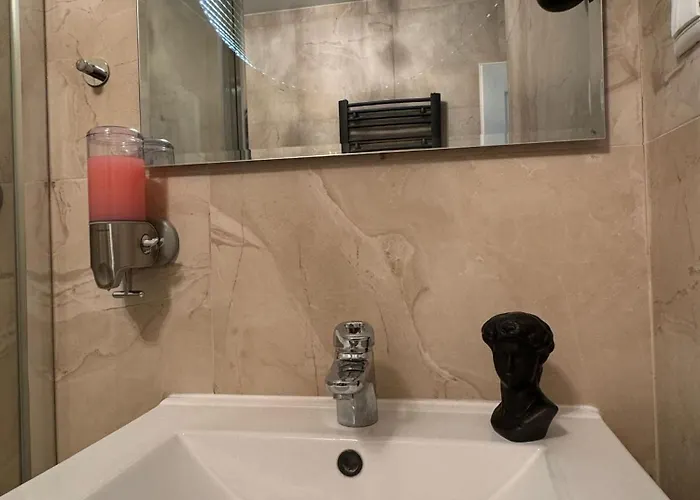 아파트 Exclusive Design & Town Centre & Free Parking & 12 Pm Checkout *