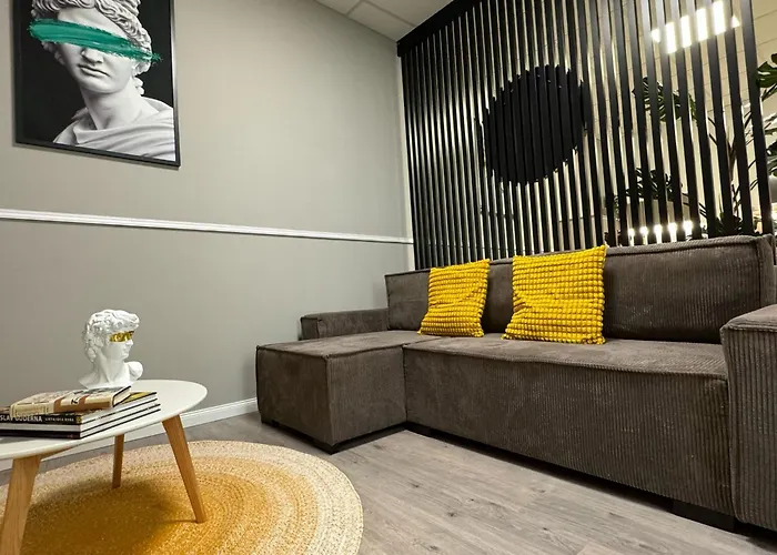 Exclusive Design & Town Centre & Free Parking & 12 Pm Checkout * Trnava