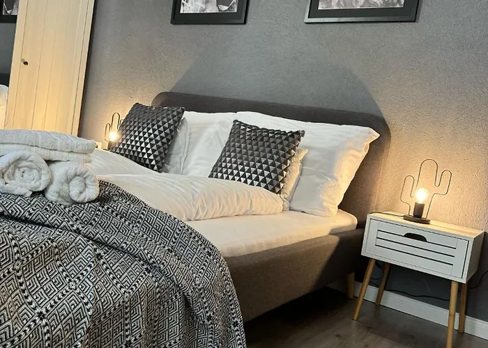 Exclusive Design & Town Centre & Free Parking & 12 Pm Checkout * Trnava